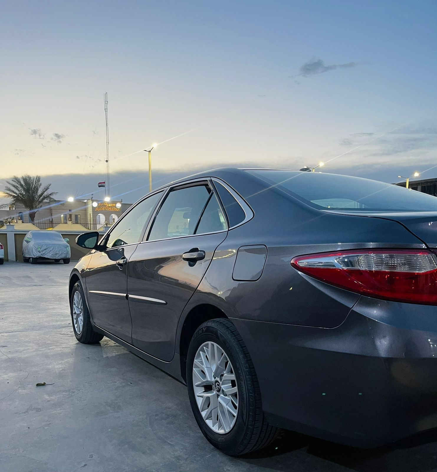 السلام عليكم
للبيع فقط __ كامري وارد أمريكي 

موديل 2016 __Le

رقم بغداد تحويل مباشر

حادث السياره باب وجاملغ خلفي من امريكا

وهنا صار بيها جاملغ خلفي بدون دواخل والقمارة جارده واني صبغتها

وصور الحادث موجوده وصوره السونار مرفقه وصوره القماره قبل الصبغ مرفقه 

مكينة كفاله وگير كفاله 

السيارة بدون نواقص تخم تاير جديد وادامه كامله عليها

سعر السيارة __135 $  وبيها مجال 

***********
