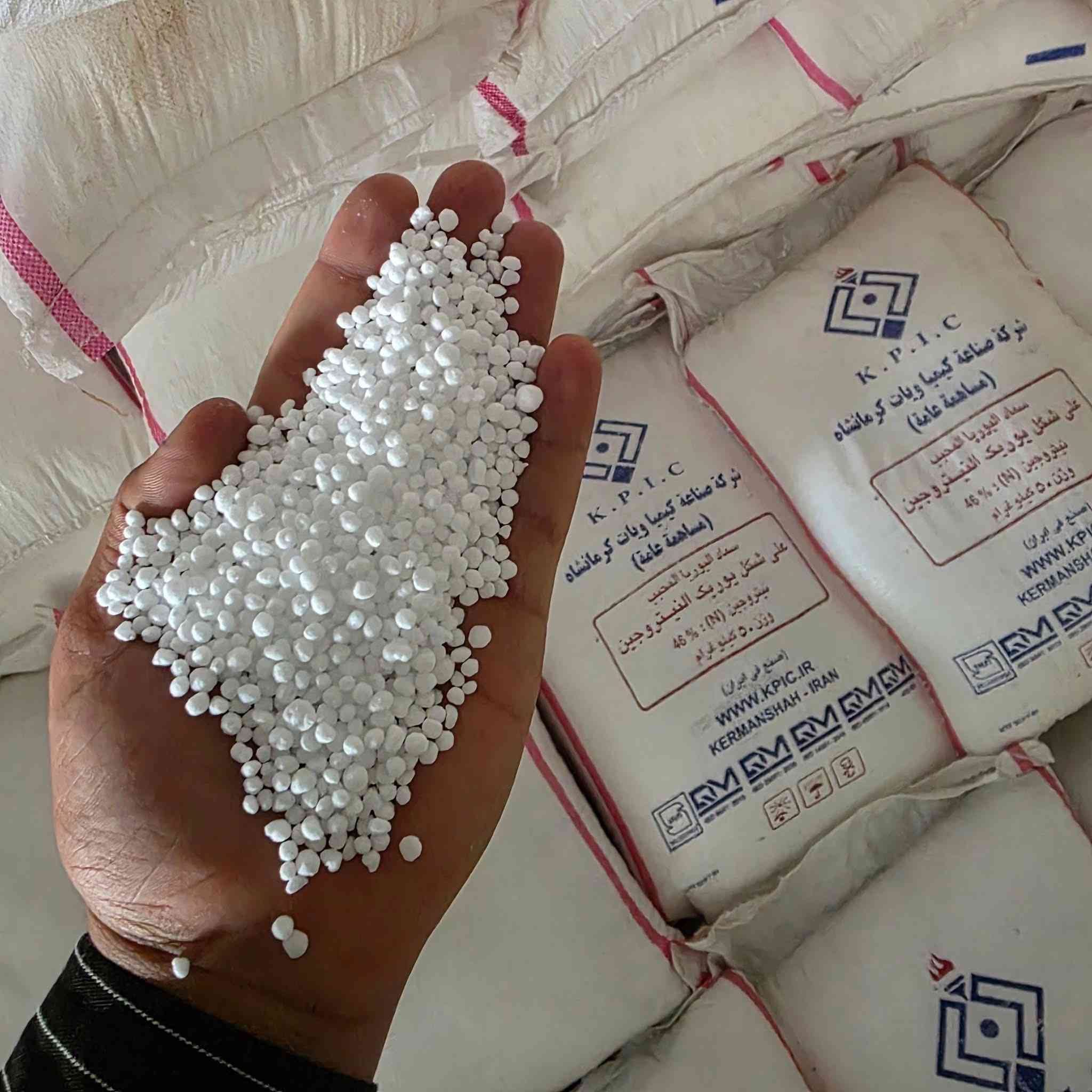 يوجد لدينا سماد يوريا كرمنشا الأصلي حصراً
في شركه البديري للاستفسار والطلب يرجى التواصل على الرقم الآتي ***********حسن البدیری
