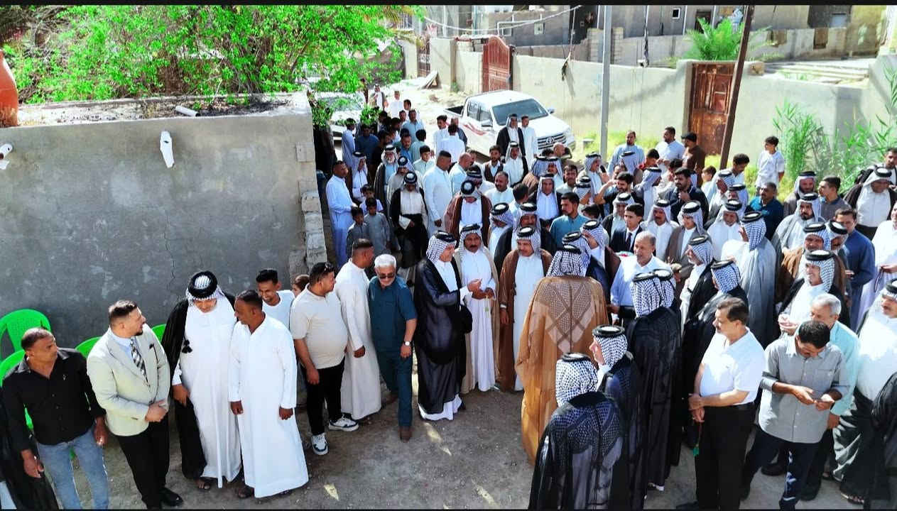 💐 أفراح بيت الحميدي 💐
بأجواءٍ مفعمة بالفرح والسرور، شهد بيت الحميدي مناسبةً جميلة تمثلت بخطوبة الشابين:
🌹 الأخ #محمد_باسم_كاظم_حميدي السعيدي
 🌹 الأخ #مصطف__باسم_كاظم_حميدي السعيدي
فألف مبارك لهما هذه الخطوة المباركة، سائلين الله تعالى أن يوفقهما ويجمع بينهما على الخير والمحبة والسعادة، وأن يجعل أيامهما القادمة عامرةً بالأفراح والمسرات.
وبهذه المناسبة السعيدة، نتقدم بأجمل التهاني والتبريكات إلى عائلة الحميدي الكريمة وأقاربهم ومحبيهم، متمنين لهم دوام الفرح والهناء، وأن تكتمل الأفراح بالزفاف السعيد إن شاء الله.
 وبحضور سادات ومشايخ وجهاء محافظه الديوانبه 
🌹 مبارك لكم الخطوبة، وجعل الله أفراحكم دائمة، ودامت دياركم عامرةً بالمحبة والسرور. 🌹

المصور اياد العبيدي ***********
باقي الصور موجوده بلقناهhttps://t.me/qqqqqwwre
