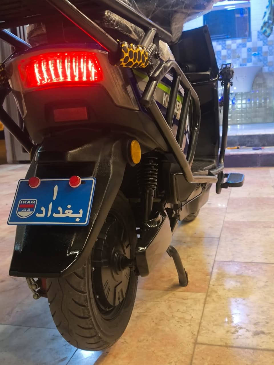 للبيع او مراوس بيراني او ماكس عدله 
دراجة سكنس موديل(25)
​⚡ المواصفات والخصائص:
​البطاريات: عدد 6، نعوعيه البطاريات الرصاصيه 46انبير   الفولتية كاملة (كلهن يقرن 10) بس بيهن نفخه بصيطه والكهربائيات كلها شغالة 100% بشرط الفحص
​النظام الذكي: تشغيل عن بعد (ريموت كونترول) ⚡
​الحماية: نظام مانع سرقة متكامل 🔒
​الإضاءة: إشارات ضوئية + زينون (عالي / ناصي) أصلية وكاملة.
سرعته 99 حقيقي🚀
​الملحقات:
​شاحنة الدراجة الأصلية (أم العداد الالكترونية+شاحنه ثانيه جديده بعده) 
​بصمه  مع السويج  الكاملة للدراجة.
​سعر600وبيها مجال
​مكان التواجد: الفلوجه حي الرساله 
للتواصل واتساب بس***********
 للتصال ***********
