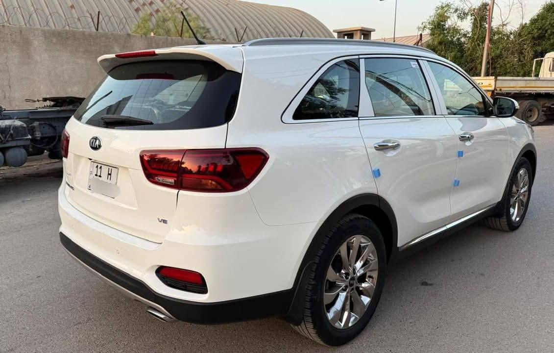 كيا سورنتو 2020 وارد خليجي 
مكفولة من صبغ وضربه كفاله 
من الدعامية للدعامية حتى الدعاميات مكفولة 
محرك ٦سلندر ٧راكب ٣قطع تبريد بصمة 
بانوراما جلد كشنين كهرباء مرايات كهرباء كاميرا 
شاشة تحكم استيرن حساس خلفي وامامي 
لد أمامي وخلفي دبل ايرباك بردات لايت زنون 
٣عدسات مانع انحدار مانع انزلاق 
أوتو هولد درايف موود شاحن لاسلكي 
جنطه كهرباء ماشيه ٤٧ 

سيارة جديدة وجاهزه كلها على وضع الشركة 
تخم تاير جديد باتري جديد رقم انكليزي 11
بغداد هزه جديدة سنوية ٢٠٣١ 
بغداد حي الامانه 

رقم صاحب السيارة 
***********
