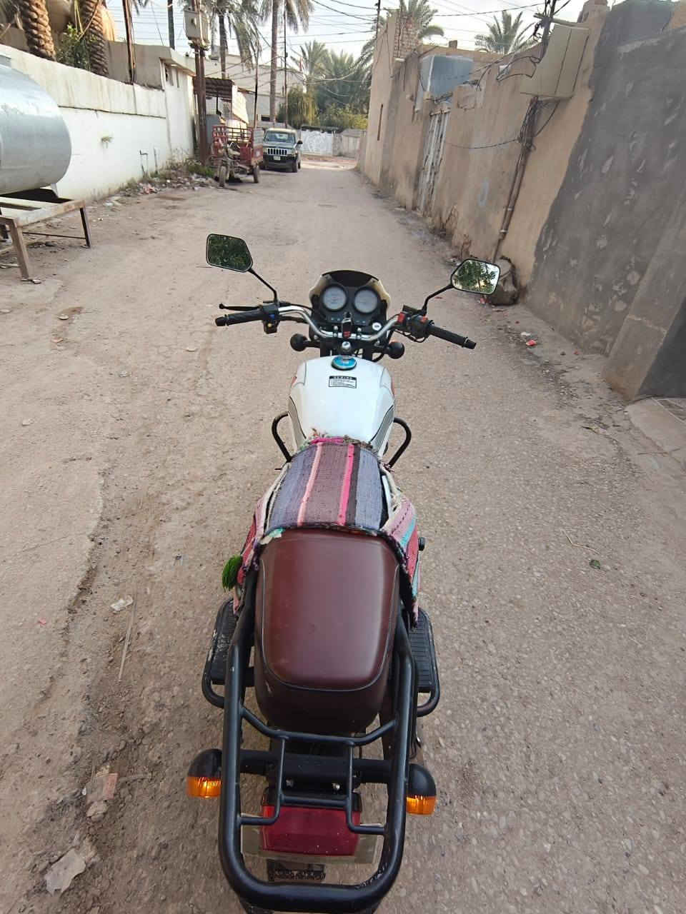 سلام عليكم دايوان للبيع موديل 24 مكفول كفاله عامه ماشي 11الف فقط مكاني ديالى الخالص سعر 1375 وبيه مجال اتصال ***********
