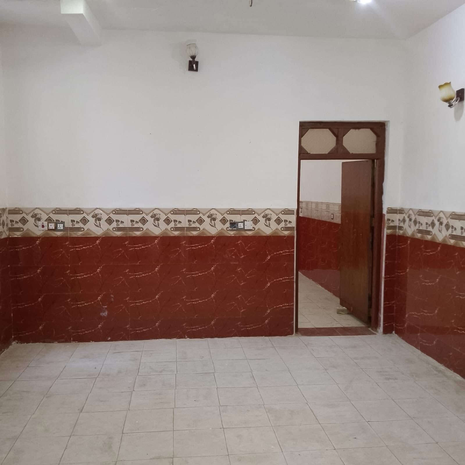 ⭕️تسلسل : 1009
🟢عقار للبيع يحتوي على اربع مشتملات 
🟢العنوان: الفلوجة حي الشهداء والجرحى في السكنية
            
                     📢 على بركة الله 📢 
📍نوع الملك = طابو صرف سند 
📍المساحة العقار : ٢٦٥ م٢
📍 الشارع = ١٠ م
📍بناء طابوق حديث 

🛑مشيدات كل مشتمل  
غرفة نوم واستقبال وصالة ومطبخ وصحيات وحمام 

✳️سعر بيع العقار : ٢٠٠ مليون دينار مع المجال

 ‏‎⚠️ مكتب دجلة الهندسي للعقار حي الجولان قرب صناعة الجولان للسيارات مجاور سوبر ماركت الهلال
للاستفسار الاتصال
‏‭ *********** 
*********** ‏‭
