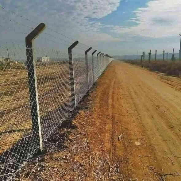 🔰 تعلن شركة النهرين عن تقديم خدمات نصب وعمل أسياج الـ BRC والملاعب الخماسي السباعي المفتوح  بأجود أنواع الحديد والثيل العشبي ! 🔰
0783 256 3683واتساب 
⚫ نحن مستعدون لتلبية احتياجاتكم بنصب أسياج الـ BRC عالية الجودة.
⚫ أسعار المتر: BRC
الدرجة الأولى: 9,000 دينار. الفتحة 6. ونص سنتم اذا كانت 10 الفتحه المتر 8.000  سمك السيم 2.9 ملم
الدرجة الثانية: 8,000 دينار | سمك السيم 2.6 ملم
الدرجة الثالثة: 7,000 دينار | سمك السيم 2.2 ملم
الدرجة الرابعة: 5,000 دينار | سمك السيم 1.7 ملم
الدرجه الخامسه :4،000 دينار l   سمك السيم 1.7 ملم العمود يكون بدون ركبه يسما مسند 
💸 تخفيضات خاصة عند الطلب لمساحات تزيد عن 350 متر! يقل السعر كل ما تزداد المساحه كل ما يقل السعر. 
⚫ خدماتنا متاحة في جميع محافظات العراق، مع فريق متخصص وذو خبرة. نعمل دوائر حكومية ومزارع أهليه  
📞 للطلب أو الاستفسار، اتصلوا بنا على الأرقام التالية:
*********** 📞 واتساب
***********📞 واتساب
*********** 📞
