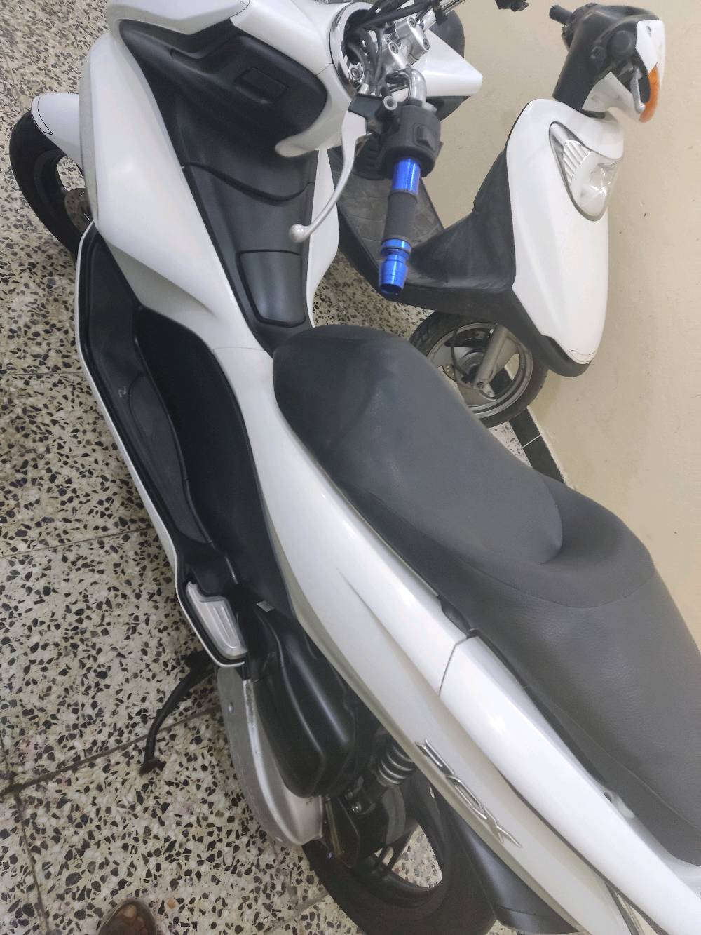 دراجه بيسي اكس جيل اول 
حساس سدحام الضائه ثلجي بلادي 
شرط كفاله عامه مكينه ناعمه شلعه ومعدل فول الستفسار ***********