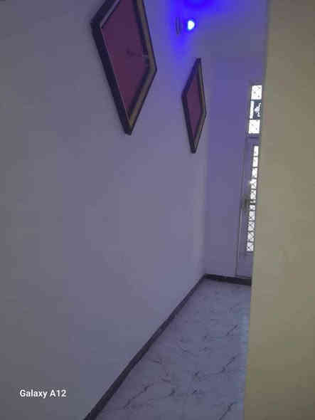 يالله السلام عليكم بيت لبيع. يحتوي طابق ونص مساحه 65 سند 25 بسمي تحويل ثاني يوم مقر لبيت خلف مجمع سيد سماعين  نتصال ول ستفسار ع ا رقم ***********
