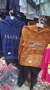 ملابس أطفال • سن ٦-١٠ • آخر قطعة