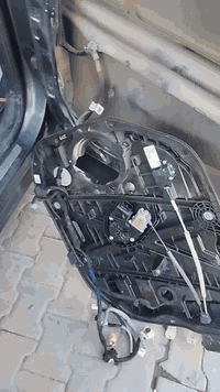 💎 عالم الزجاج | لخدمات زجاج السيارات 💎  ✅ تبديل وتصليح الزجاج  بكفاءة ...