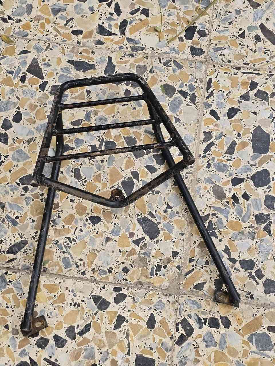 سلام عليكم غراض للبيع كلمن وسعره بسعر مناسب ***********
