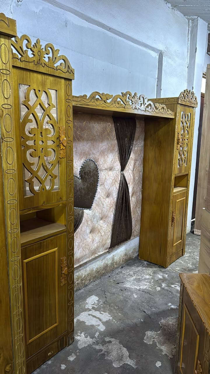 عرض خاص غرف نوم ابراج وتاج خشب صاج صبغ حراري جدد مامستعملين السعر 850 الف قفل مع نقل الشد السعر ثابت للأستفسار *********** او مراسلة الصفحة خاص العنوان الموصل متوفر توصيل على مناطق الشرقاط والقيارة
