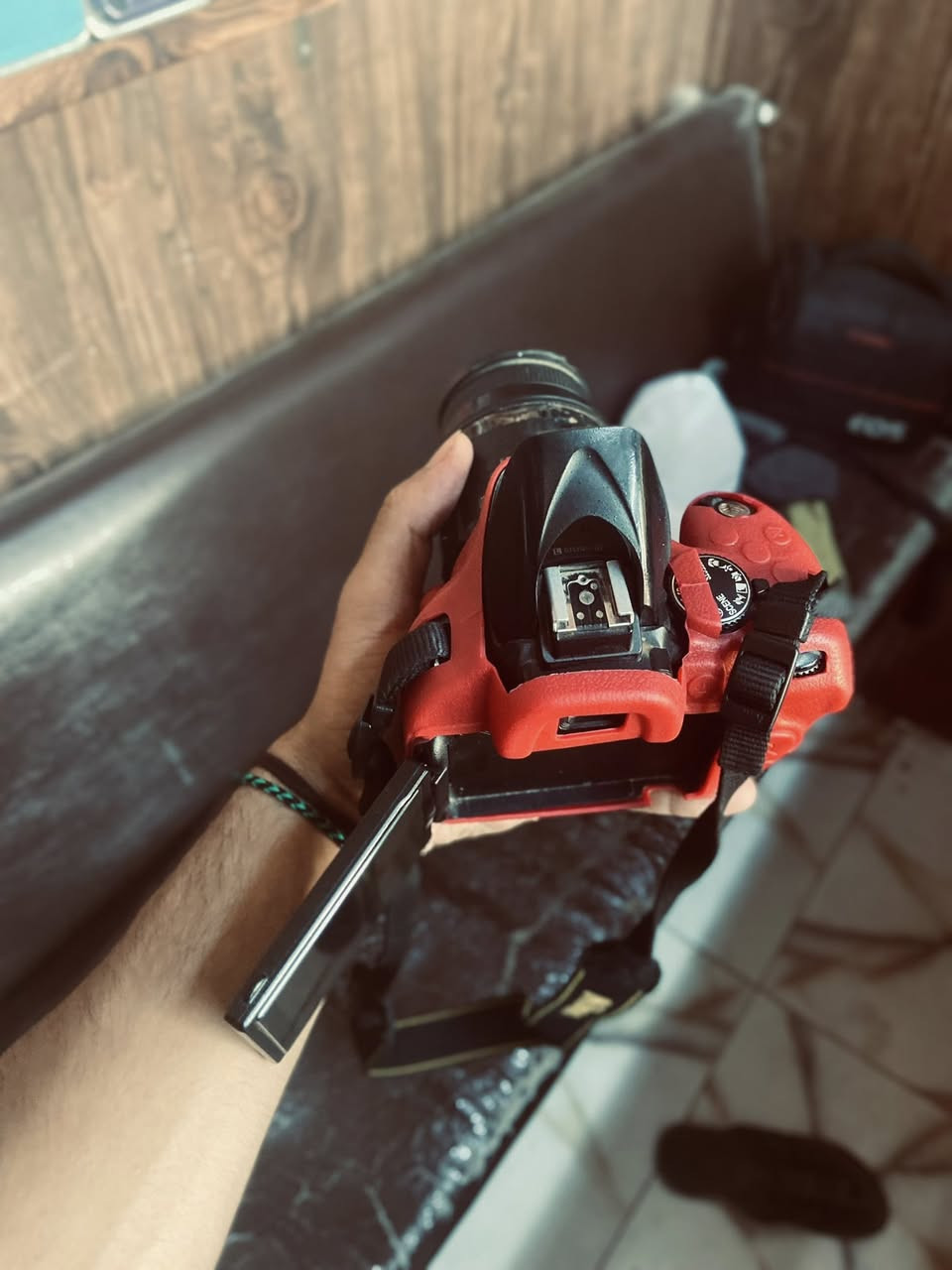 اللبيع
كامرة Canon D5200
 نضافة 70% 
عدسة 70-200
+55m
 تواصل ***********📞
