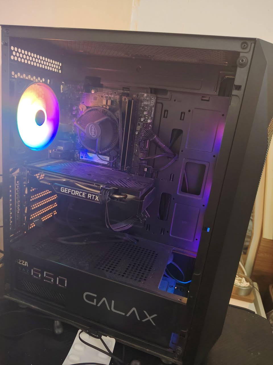 السلام عليكم
كيس فقط للبيع

I5 11400f
B560M PRO _E 
32gb ram 16x2 3200hz
Rtx 2060  12g
M. 2 256 gb
Hdd 1t
Psu  650w
Case 4 fan rgb
700قفل

مكاني بغداد حي اور
***********⁩
