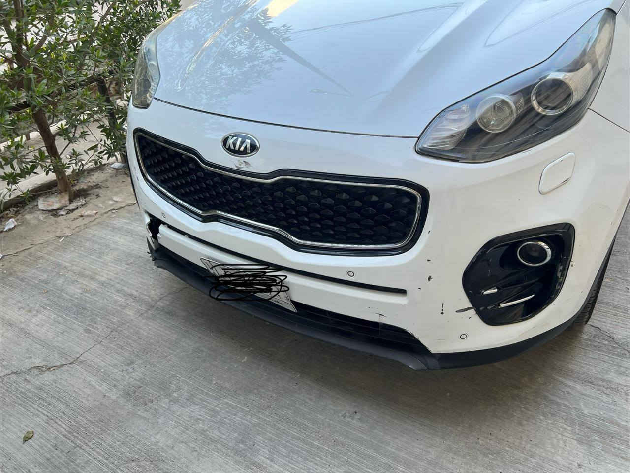 السلام عليكم       مكفوله من الصبغ  بدون بارد
كيا سبورتج 2018 خليجي 
ماشيه 133 الف
شاشه  كامره 360 
صدر امامي خلفي جديد 
تخم تايرات جداد 
لايت زنون بلوجكترات زنون 
اناره سستم داخليه 
كشنات جلد. 
اشاير مري  
السعر 177 مكان السيارة المنصور
‭٠٧٩٠ ٣٧١ ٧٦٥٣
