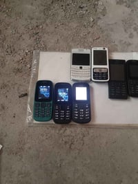 عندي موبايلات للبيع السعر الواحد 10 بيهن شغلات اوبيهن نقص بطاريات هذا ...