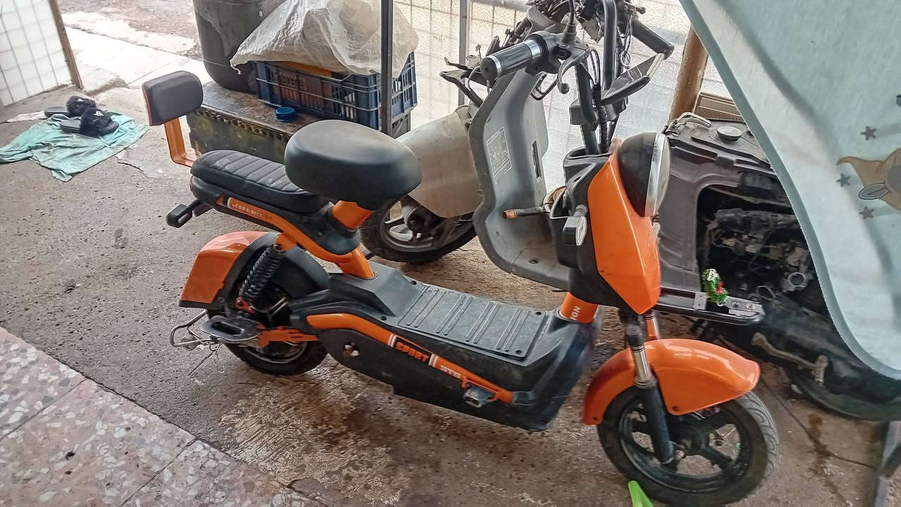 سلام عليكم دراجه طافيه للبيع 
***********
