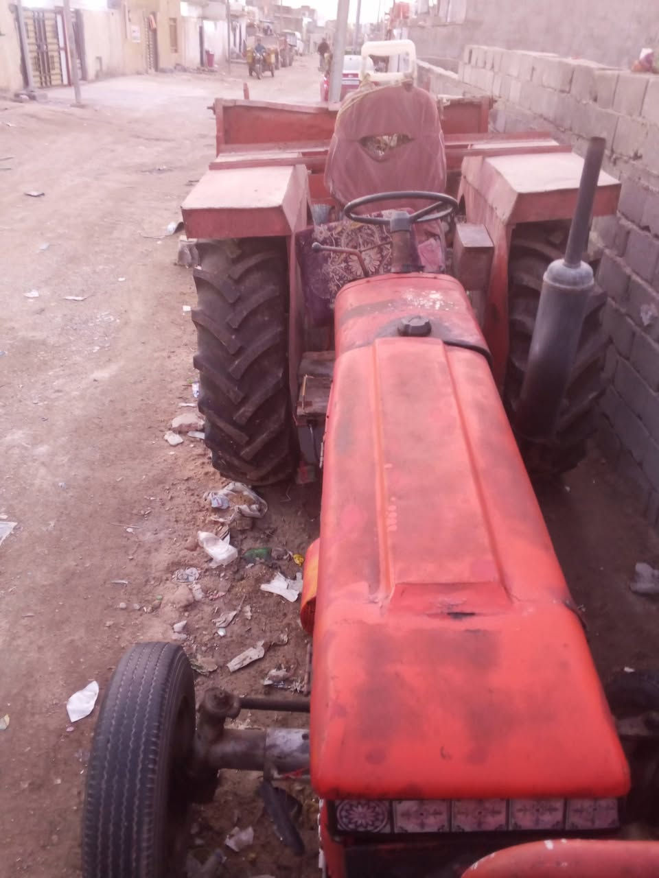 السلام عليكم
مكينة عنتر 71 البيع 
موديل 1985 رقام  ميسان 
تايرات جديد  العنوان بصره 
رقم ***********
