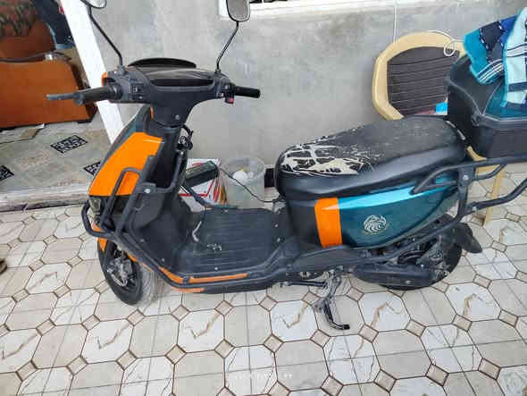 سلام عليكم شباب دراج شحن ماخذهه من( مايد طيار) معروف اسمهه صقر دراج سبعه باطريه سرع 100 تمشي حقيقي 75 دراج مثل ما موضح بصوره الصفحه اليسر نكلبت عليه وصار بيهه ضرور  
صارله سنه من خذته  ,بمليون و25
قيم بيرضي لله وخذهه 
المكان الناصريه الزيناوي يم المركز 
رقم ***********
