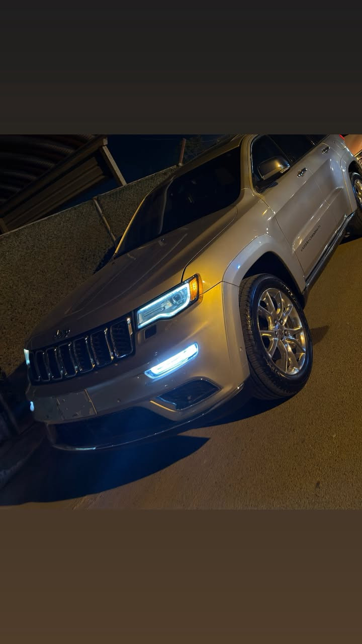 سلام عليكم
جيب سومت  فول الفول 2015

سيارة فول الفول و بعد الخبرة يعرف السومت

سيارة كلها جلد مابيها قطعة بلاستك

رادارات 360 درجة رادار امامي و جانبي و خلفي
حساسات امامي خلفي
بانوراما 
سماعات هارمن كاردن
سقف و تكم شاموا 
نقاط عمياء 
كشنات أمامية تبريد و تدفئة و كشنات خلفية تدفئة
كشنات خزن 
زراكات لايت
تدفئة ستيرن

دمام خلفي
صندوق خلفي كهرباء
نظام محافظة السيارة  داخل خطوط السير 
بانوراما
دواسات ترحيب سومت 
ستيرن كهرباء
انظمة قيادة متعددة
تحكم ستيرن و شفتات 
بدون حادث بدووون حادث السياره
ك ص جنطه
مراوس فقط ما ابيع 
جارجر اوباما جيب من 2015وفوك


**إذا كنت صاحب هذا الإعلان وتريد حذفه لأي سبب، رجاءا أرسل رسالة إلى الدعم الفني**