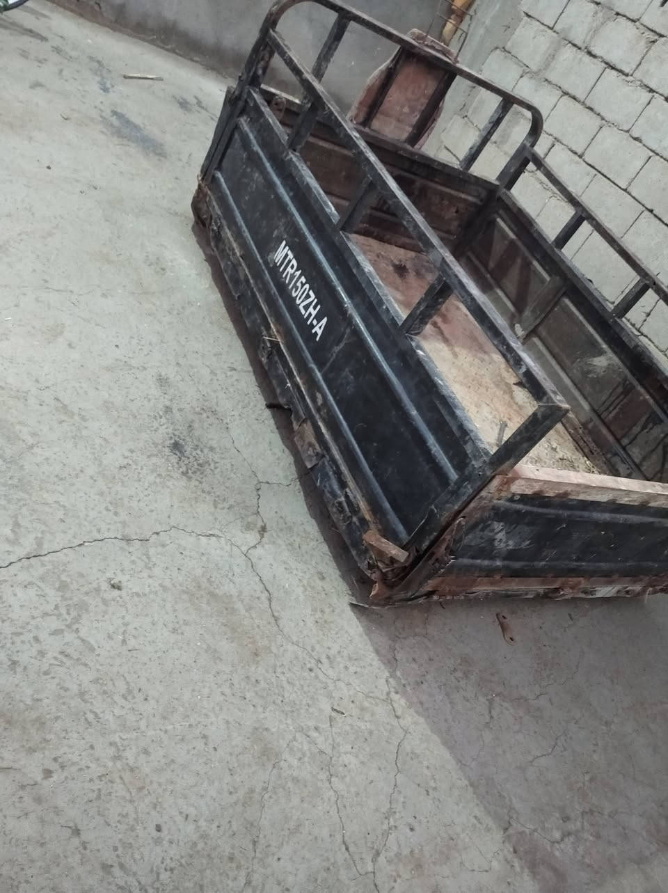 بدي للبيع مال متيار شوفت عيونك مكانه بل مشخاب ب120وبي مجال للشراي ***********
