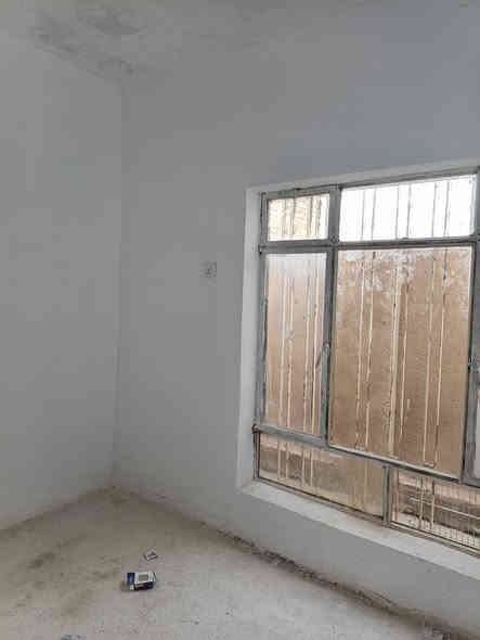 السلام عليكم
اني صباغ وشغلي نضيف كدامكم واضح 
اطلع ويه خلفات هم اني من بغداد واطلع محافضات للتواصل *********** واتساب موجود
