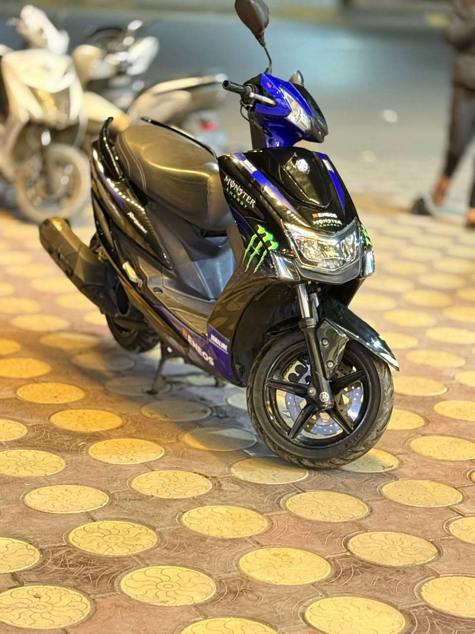 دراجة سكنز LED موديل 2020 منزلها ع ايدي زيرو ماشيه 17 الف دراجة مكفولة من كلشي مداخله تصليح ابد مجرد تايرات مبدلهن دراجة خير من الله ناعمة كلشي شغال بيها اشارات بگ لايت ليدات اماميه دراجه بيها فقط شخوط بسيطه 
السعر 16$ 
وبيها مجال كلش بسيط حگ الجيه 
للاستفسار ***********
