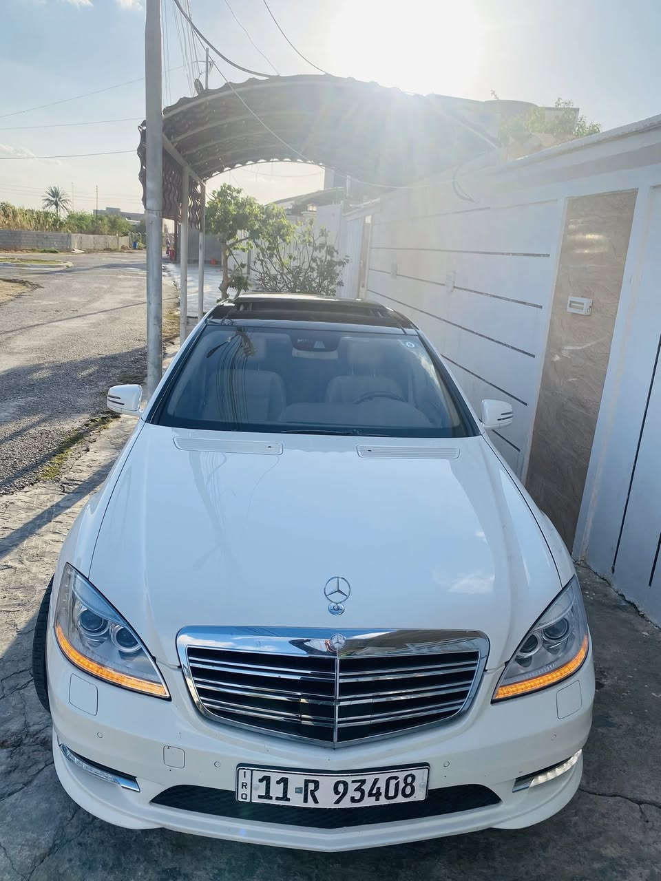 مارسيدس S350 موديل 2011 خليجيه 🦅 

رقم بغداد باسمي هزه جديده تحويل مباشر للمشتري 

لارج باب طويل المحرك المرغوب تنفس طبيعي  ✅

المواصفات 🔰

باب طويل + بيبان شفط + صندوق كهرباء + داخل جلد
مقاعد خزن ميموري + كهرباء + تايرات 2 سايز
شاشة اعطال + تحكمات ستيرن + بردات كهرباء 

مرايات وسطيه للراكب الخلفي + كشنات الخلفيه كهرباء 
تلفون + ستيرن كهرباء + قماره بانوراما + بصمه تشغيل 
بصمة 4 ابواب + رادار امامي + سيدي چنجر + 8 ايرباك 
الداخل صاج ملكي مطعم بلون الغرفة 
 صبغ قطعتين باب وجاملغ امامي 

  📍 مكان السياره /  الانبار /الحبانيه /او بغداد - الكرخ 
📞 رقم الهاتف ***********

——————————————————
السعر 220

بيع او مراوس حسب القناعة

