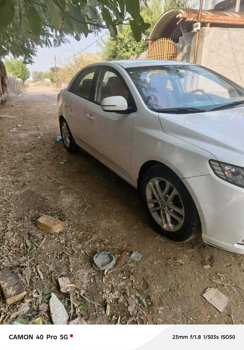 سلام عليكم  سيراتو موديل 11 خليجي مكينه 1600  دوش رقم اربيل تريد تحويل تريد وكاله سياره بيه بيها سونار وموضح كل شيء بدون اي دواخل
جاهزه سياره كير مكينه حداده تبريد تخم تاير كله جديد سعر 87 وبيه مجال بسيط مكاني بابل رقم هاتف ***********
