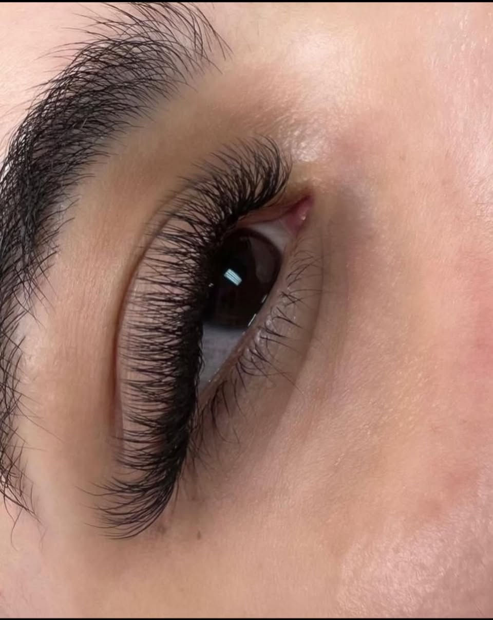 💅 العرض الأقوى من صالون ماكيرة أم جنة! 💅
لكل محبات الأناقة والتميز، دللي إيديكِ بأجمل إطلالة! ✨
صالون ماكيرة أم جنة يقدم لكم عرض خاص وتحطيم أسعار على تركيب أظافر الأكريليك بجميع الديزاينات والأشكال اللي تخطر ببالج (مات، غلتر، رسم، ناعم، أو جريء) 😍👇
💰 بسعر تنافسي: 25 ألف دينار فقط! 💰
ليش تختارين صالون أم جنة؟
 🌟 شغل نظيف، دقيق، ومواد عالية الجودة.
 🎨 ننفذ لج أي ديزاين تجيبيه وياج بالصورة وتدللين.
 ⏱️ دقة بالموعد وسرعة بالعمل.
📌 تفاصيل الحجز والعنوان:
 📅 يرجى الحجز مسبقاً لضمان وقتج وعدم الانتظار.
 📍 العنوان: الزعفرانية - شارع الكهرباء.
 📞 للحجز والاستفسار: ***********
