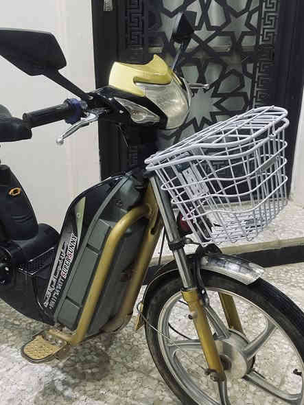 موطور شحن الاخوين النسر الذهبي للبيع 
نظيف وشغال وبطارياته على الفحص 
السعر 425 وبي مجال بسيط 
للتواصل على الصفحة او الاتصال بالرقم ***********
