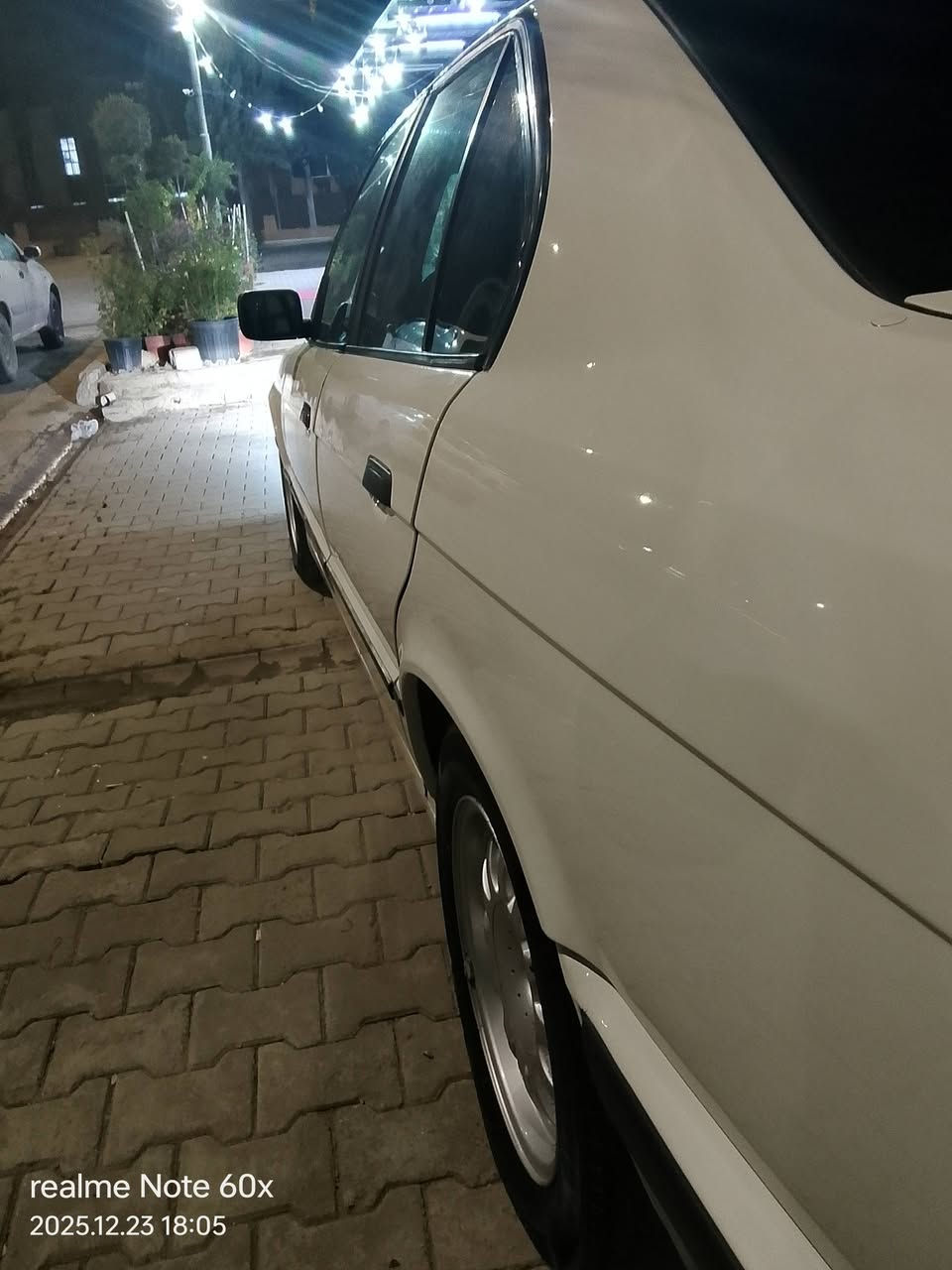 سلام عليكم 
للبيع BMW موديل 1990حجم 525 محرك مال سقر سيارة ماشاء الله حيل نظيف مال بيت صبغ ابيع حزام بدون أي ظربه شرط عليه غرامه 13ورقه تنزل من سعرها تحويل شرط سيارة موجود اب زاخو سعر 75ورقه رقم هاتف ***********
