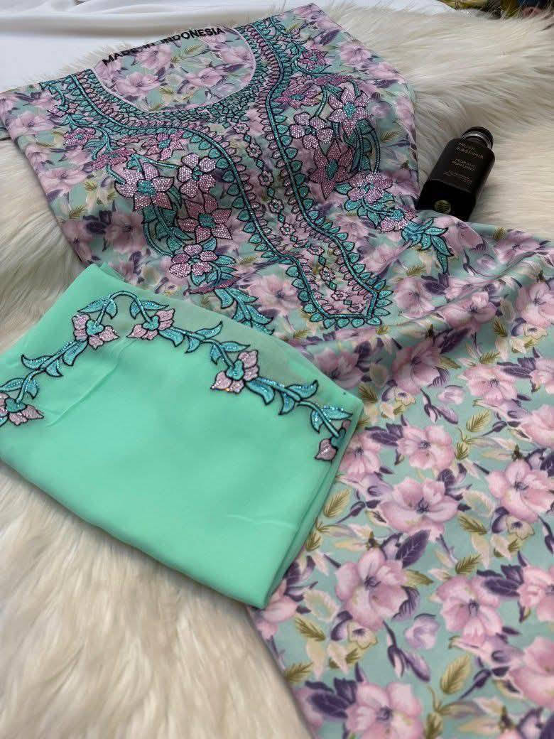 ركزوا معايا كدا دي اخر قطع م المخاور القطعه مبتتكررش وبأولويه الحجز واقل سعر ✨🌸
للطلب والحجز من هنا Lely Store ��


**إذا كنت صاحب هذا الإعلان وتريد حذفه لأي سبب، رجاءا أرسل رسالة إلى الدعم الفني**