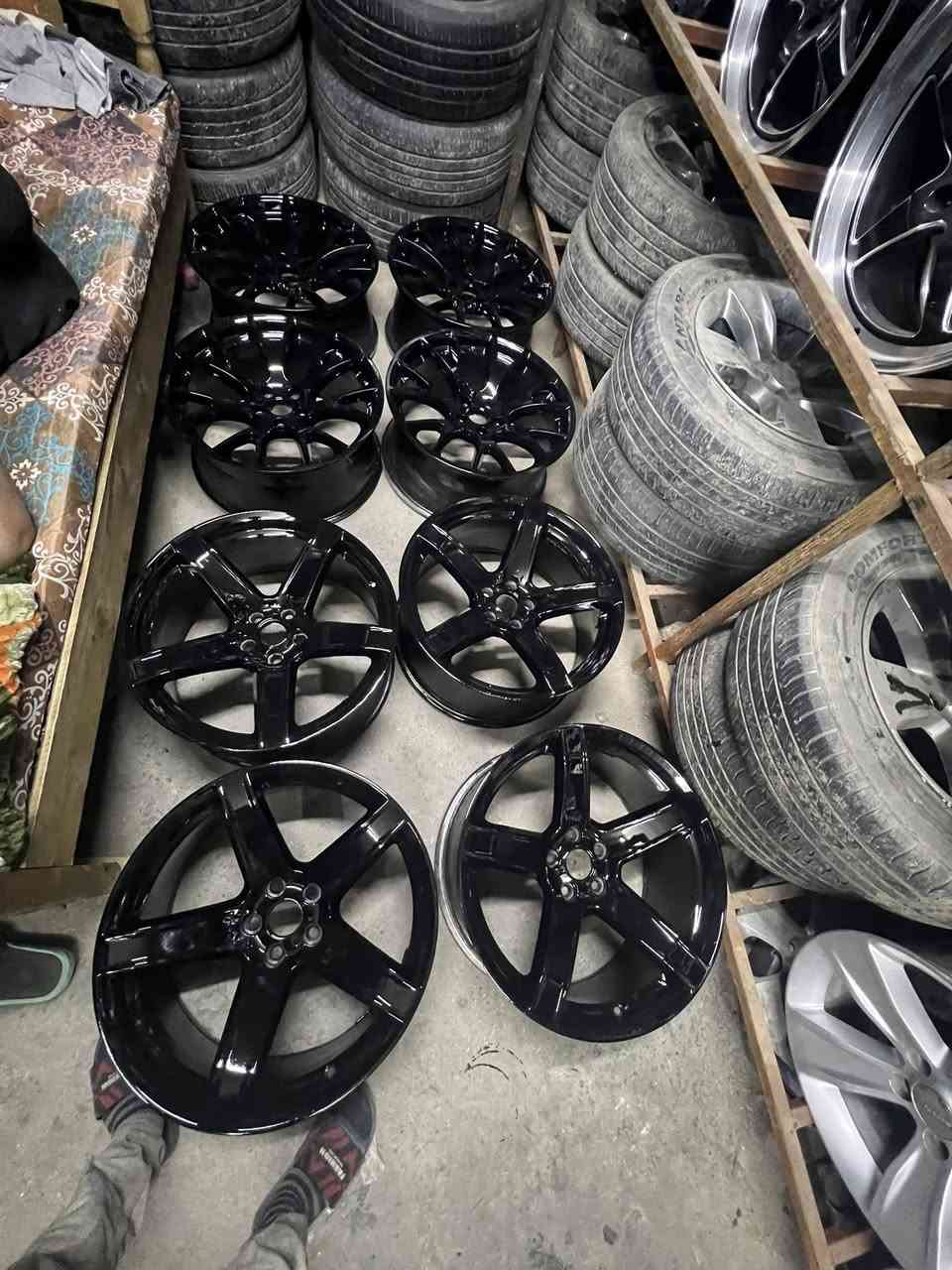 السلام وعليكم لله ❤️مصلي عل محمد ول محمد ❤️تم وصول وجبه جديده من الويل كب والتاير ويل كبات لبيع أو مروس يوجود جميع أنواع الويل الحديد مكاني بغداد تقاطع الكياره مقابيل قطاع 20 لاستفسار وتساب ٢٤ موجود ب وتساب بس دز رساله *********** توصيل جميع محافضات  العراق موجود
