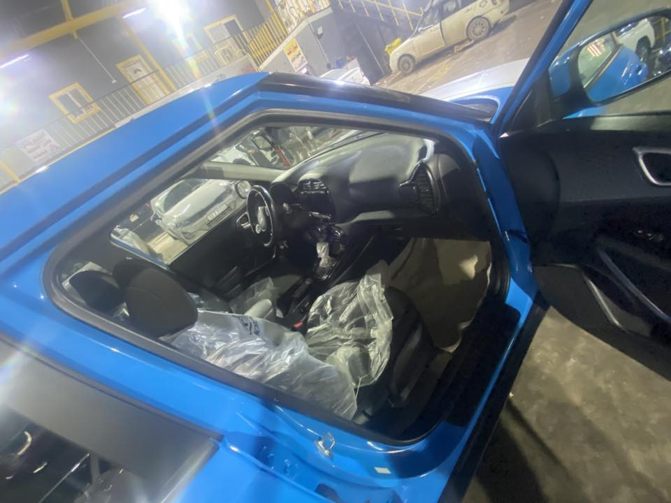 السلام عليكم للبيع صول 2023 فول ‏￼ مواصفات ‏حادث جاملغ باب نص السعر 160 ومجال للطيبين ￼مكان حله شارع 60 بدون رقم أي محافظة  تترقم اتصل ***********￼
