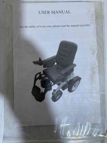 كرسي متحرك(جديد غير مستعمل)
دبل بطارية يتحمل وزن اكثر من 150Kg 

السعر 450 الف دينار عراقي 

للتواصل ***********
الموقع: البصره / المعقل
