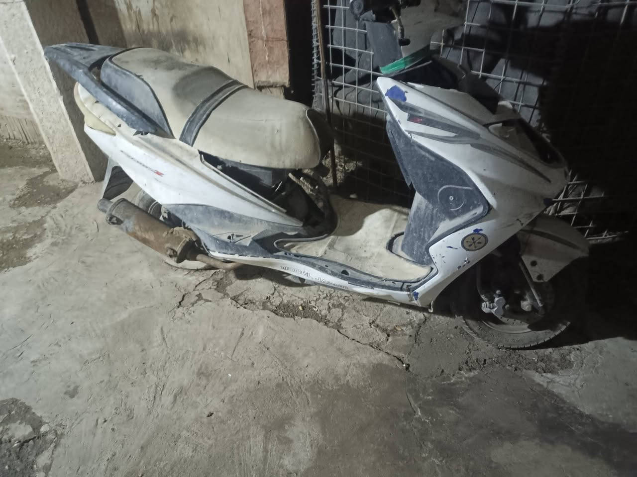 للبيع ماطور رص
مجفت جديد
تايرات جدد
نقصه  باتري وجوزه سويج فقط
مكاني الرمادي
اي استفسار خاص


**إذا كنت صاحب هذا الإعلان وتريد حذفه لأي سبب، رجاءا أرسل رسالة إلى الدعم الفني**