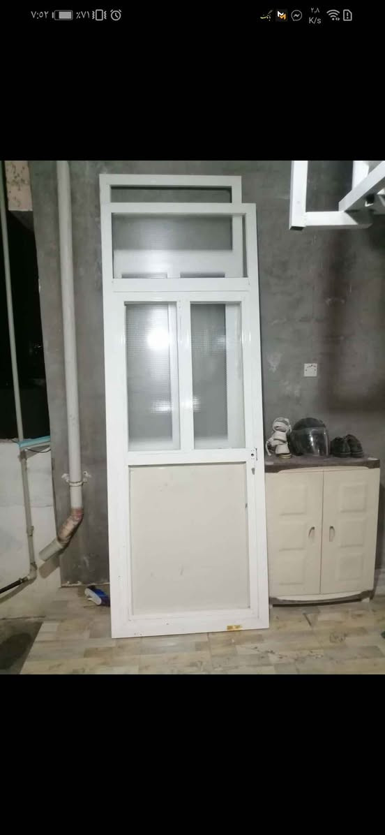 1 دەڕگا        بەرزی 2.65سانتیم 
پانی  ‌     76سم 

دەرگای دووەم بەرزی 2.50
پانی 92سم

پەنجەرەکان لەگەڵ کەتێبە
پەنجەڕەکان 2دانە
بەرزی 2.50
پانی 1.45
کتێبە 
بەرزی 2.50
پانی 1.45 السليمانية, العراق


**إذا كنت صاحب هذا الإعلان وتريد حذفه لأي سبب، رجاءا أرسل رسالة إلى الدعم الفني**