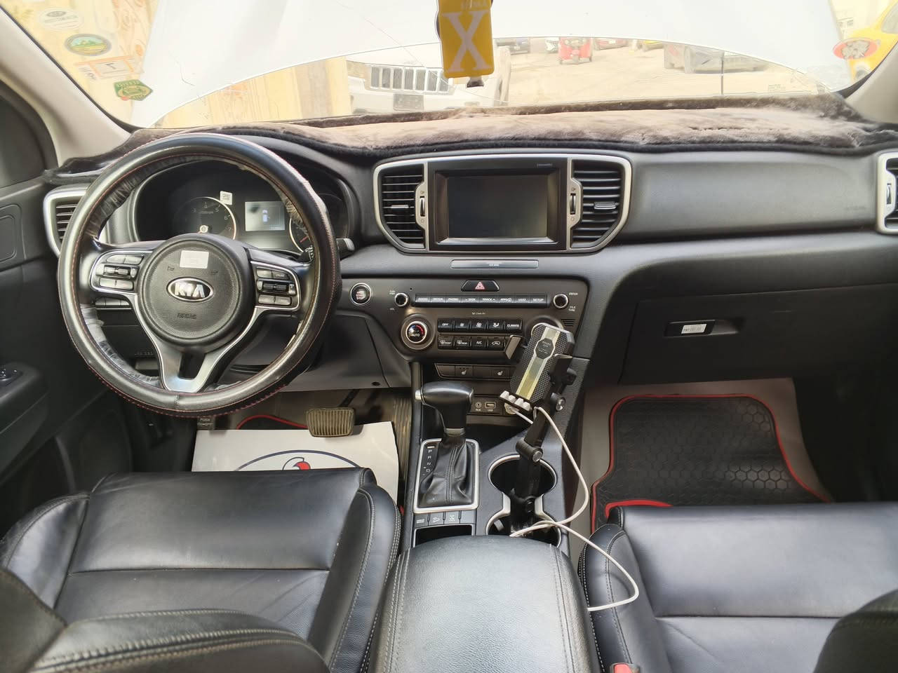 ‏اسلام عليكم سيارة سبورتج 17 أمريكي 2400 
‏سيارة بدون صبغ حادثه خشم الجاملغ صفحت اليمنة ومعدل بارد بدون صبغ 
‏فور ويل 
‏كشنات جلد 
‏تدفة بل كشن 
‏ارضيله جلد بعده جديده 
‏تخم تاير جديد وباتري جديد 
‏منضومت التبريد كله مبدلة جديدة تبريد ثلج 
‏موصفات نص فول سيارة صارله عندي سنتبن خير من لله بعده بحالتة الشريكة كلهة على البلدة صدر خلفي امامي جديدة نقص برغي مابيه مال جناي 
‏مكان السيارة بغداد بسمي السعر 160 وبيه مجال بصيط 
‏رقمي ***********
