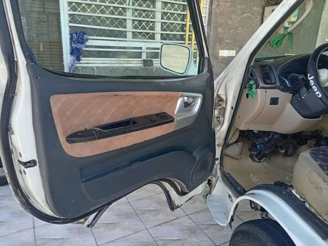 جنبي H1 مديل ٢٠١٢ رقم بغداد أنكليزي مشروع وطني محرك ياباني ونجي مجول كير عادي السعر ٧٠ بيه مجال بصيط لباقي التفاصيل أتصال ***********
