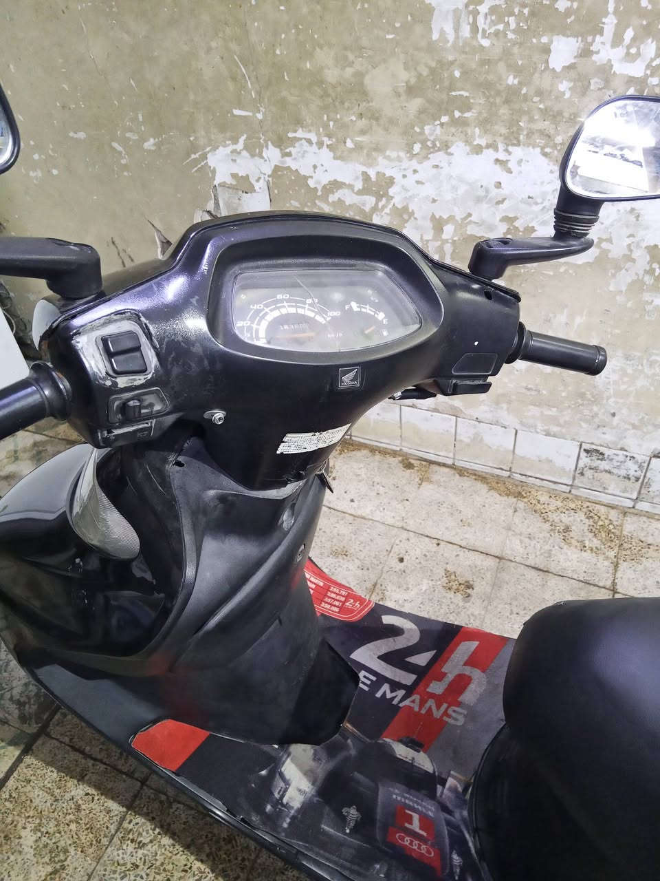 السلام عليكم دراجة سبيسي 100طافية مااشغلت بعد ابيع كوم حديد بغداد مدينة الصدر رقم موبايل ***********
