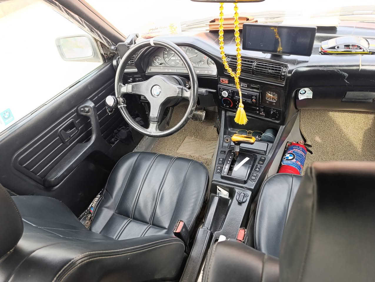 اللهم صلي على محمد وال محمد 
اعاده النشر بسبب الوعود الكاذبة 
السعر 65 وبيها مجال 
BMW e30
للبيع كفاله السياره من البجم لجنطه كله بلاد لا ضربه ولا تبديل مكينه 6 مفتوح وكير اتوماتيك بن 8 داخل جلد مري كهرباء تبريد ثلج تخم تايرات حداديه توني نافضه تنويه السياره مخزونه جانت للاستفسار الاتصال ***********
