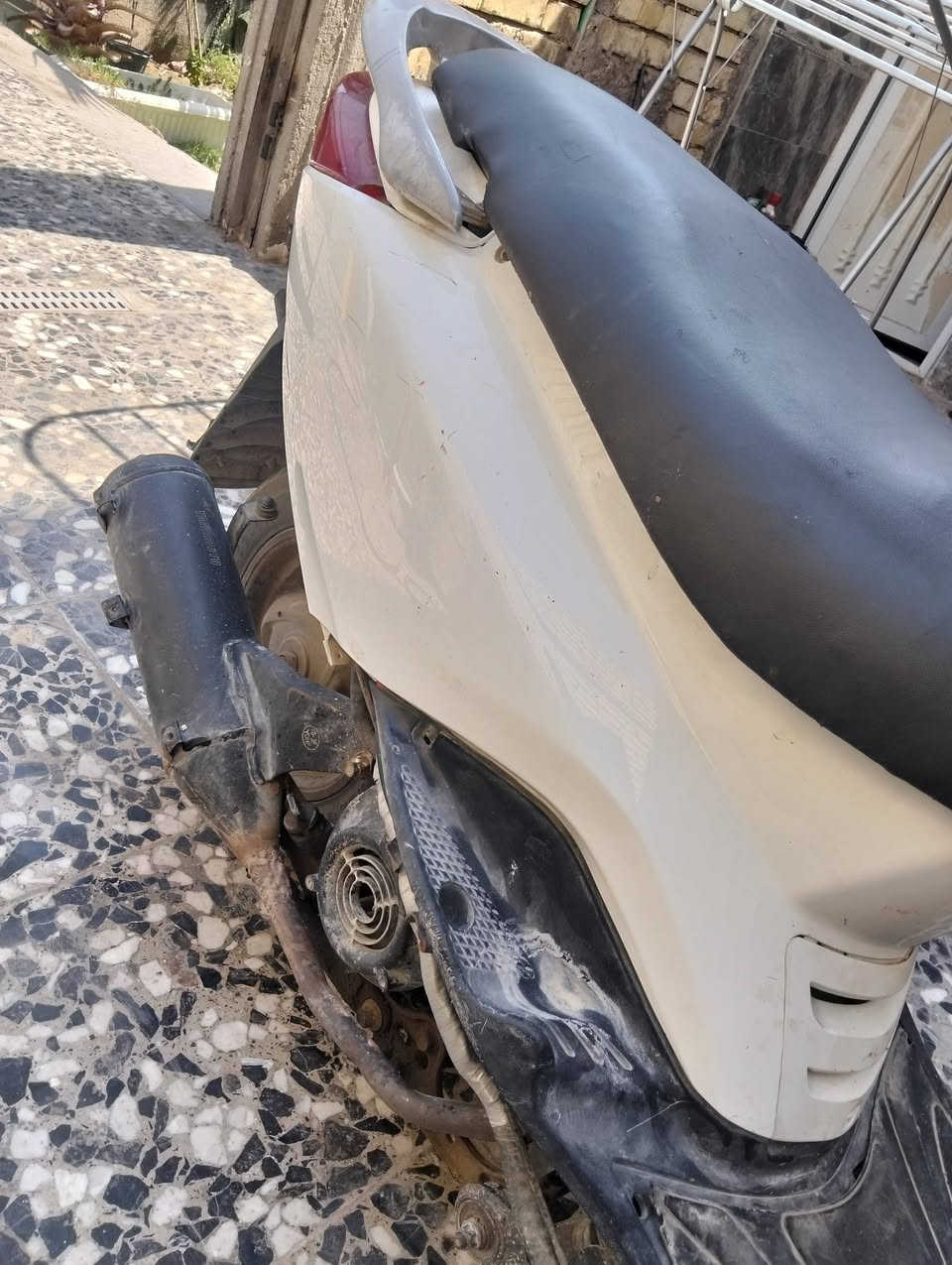 السلام عليكم .. دراجه بريز للبيع نضيفه مكينه نضيفه 
450 وبيها مجال 
العنوان بغداد الشعب../***********
