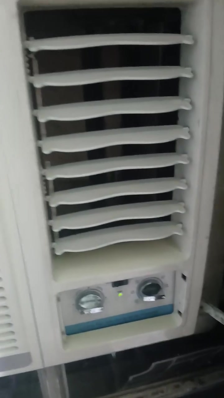 سعر
١٠٠
و
٢٠ الف
رقم ***********
