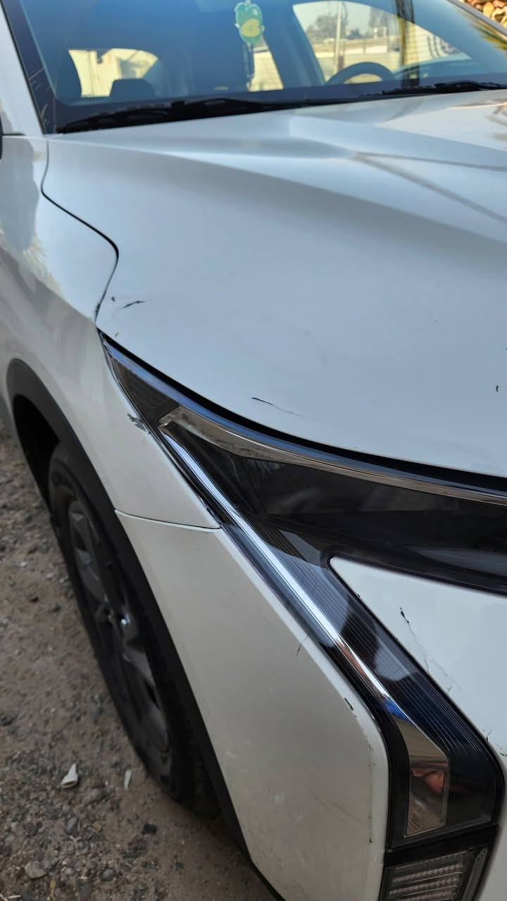 للبيع KIA K3 مكسيكي دولية موديل 24 ... سيارة بيها فقط جاملخ الايمن وشويه من بنيد فقط..مواصفات محرك (1.6) .. كير سيارة AT .. حساس امامي وخلفي .. كاميره خلفية دواره . ومثبت سرعة ... سعر 155 ورقة .. رقم بغداد .. وبأسمي سيارة .. اتصال او واتساب ...***********
