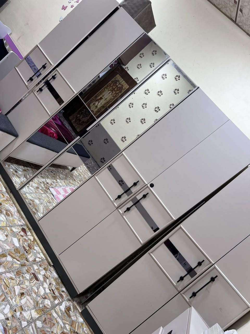 سلام عليكم عندي هاي غرفه تركيه للبيع مبيها اي ضرر بس اريد ابيعها لين نريد نعدل لغرفه الي يريدها يدخلي خاص علمود لمعلومات اكثر


**إذا كنت صاحب هذا الإعلان وتريد حذفه لأي سبب، رجاءا أرسل رسالة إلى الدعم الفني**