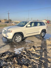 وبركاته جيب لاريدو موديل 2011 بغداد باسمي السياره مكفوله من كلشي من كي...