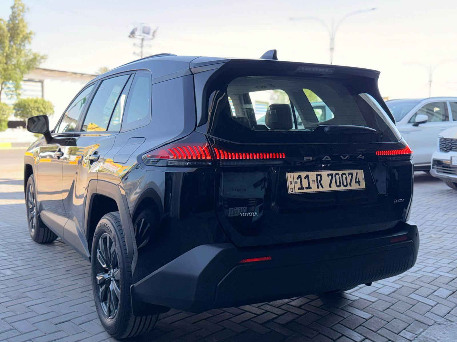 #المرغــوب_بالسـوق_العراقـي . 🇮🇶  وصلت حديثاً 🔻 🔥 TOYOTA RAV4 2026 🔥 الفخامة اليابانية + الاعتمادية + الأداء الاقتصادي ✨ إذا تدور على SUV عملية وأنيقة بنفس الوقت فالـ RAV4 2026 هي الخيار المثالي 😍 #تـويوتـا_راف_فـــور_2026_الجديدة_گليـآ..  نسخة الهايبرد : // ضمان الوكالـة 🔻باللون الاسود الملكي 💣 متوفرة بـشركة اسماعيل البلداوي لتجارة السيارات 🇮🇶. --------------------------------------- 📍 العنوان: بغداد – معارض جكوك – قرب بوابة الكاظمية 📍 المعرض: شركة إسماعيل البلداوي لتجارة السيارات 📞 للاستفسار والتفاصيل: *********** 📩 أو تواصل معنا عبر رسائل الصفحة بكل سهولة #شركة_اسماعيل_البلداوي_لتجارة_السيارات #        #عروض_السيارات #بغداد 
