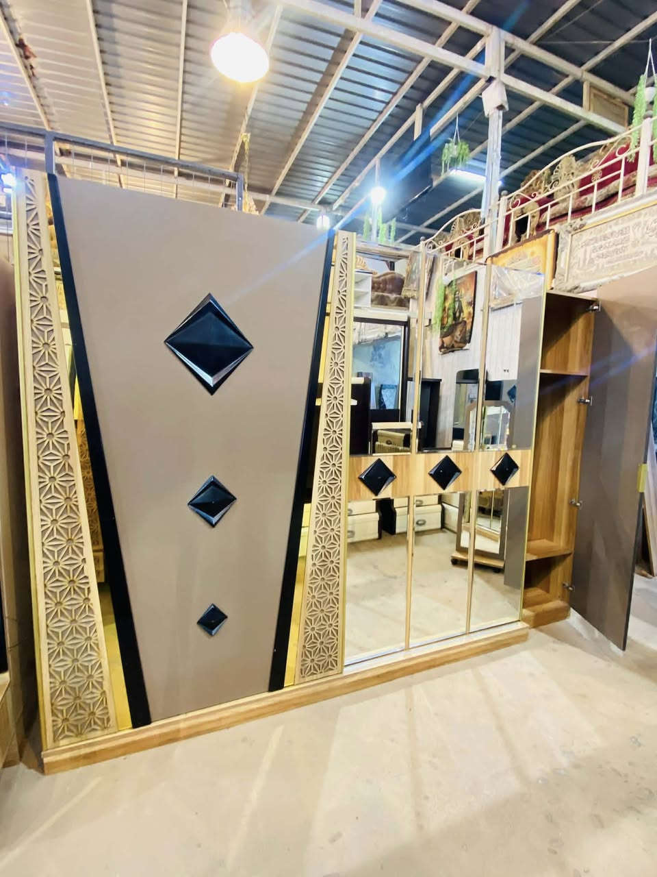 غرفة نوم تركي مستعمل
تتكون من 👈 9 👈 قطع 
نضافة 90/95%💯🥰
السعر 👈 800👈 ألف فقط 🌹
مع نقل وشد داخل بغداد مجاني 
ويوجد توصيل محافضات بكروة


**إذا كنت صاحب هذا الإعلان وتريد حذفه لأي سبب، رجاءا أرسل رسالة إلى الدعم الفني**