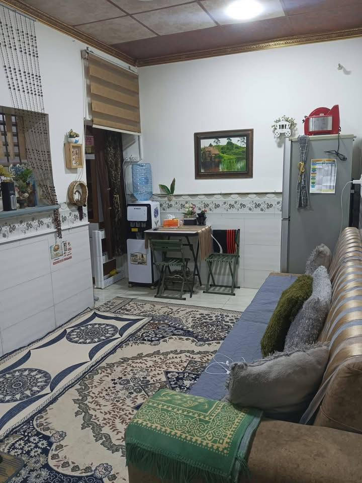 دار للبيع - حي الواسطي  طابو صرف 

المساحة 100 متر. بناء حديث 2024 

الواجهة 5. متر. 

نظام دارين (. درج خارجي )  كل طابق يحتوي على 1 غرفة نوم - استقبال - مطبخ - صحيات - صالة - كراج )

هدية مع الدار منظومة طاقة شمسية 8 امبير 

سبلت.عدد2

💵💵السعر مناسب جد ع الاتصال 💵💵

🔴 1- التعامل يكون مع صاحب العقار الشرعي حصراً
2- المكتب  وسيط بين الطرفين ولحفظ الأجرأات القانونية والتأكد من صحة العقار قبل تسليم اي مبلغ بأشراف قانوني

97769701814
مكتب سلطان العقار
