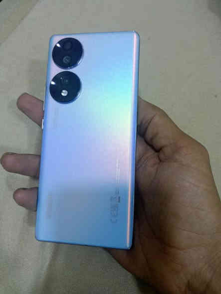 السلام عليكم هونر 70 زلغ مابيه مبدل بيه شاشه حاليأ واكفه تطفي وتشتغل سعره. 250 الي ياخذه انروح اني ويا نفرمت وبل عافيه عل يأخذه مكاني ناصريه حي الفداء ***********
