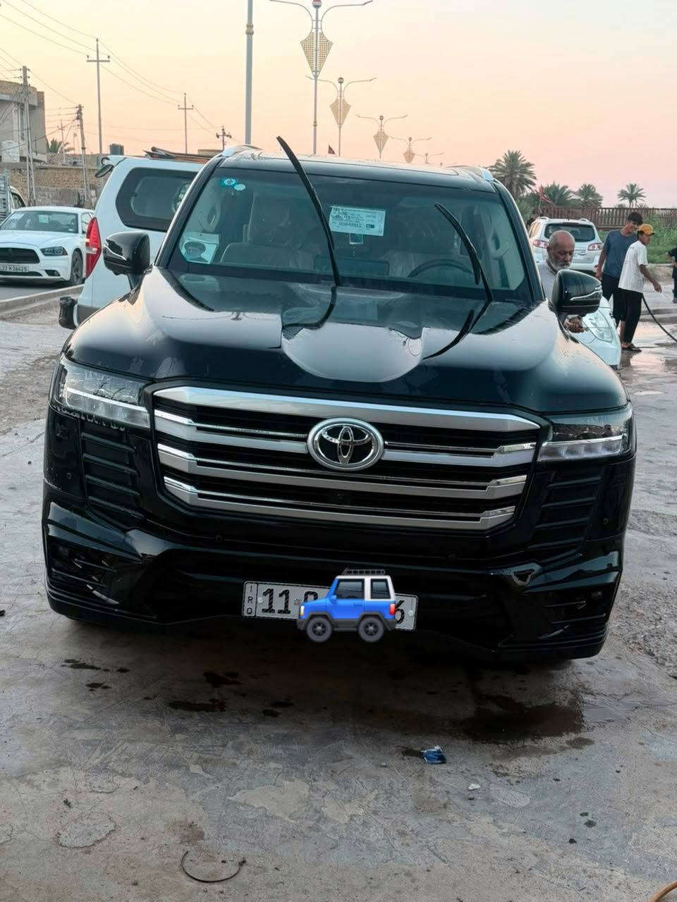 للبيع – لاندكروزر  موديل 2024 🚘
✅ موديل 2024
✅ بريم  (فل كامل)
✅ ماشية 13 ألف كم فقط
✅ مغلّفة بالكامل
✅ مكفولة كفالة عام
✅ رقم بغداد بسمي 
✅ السيارة نظيفة جداً وجاهزة للاستخدام، ولا تحتاج أي مصروف.

📞 للاستفسار والاتصال:
***********
